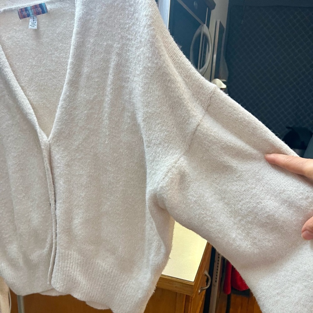 Urban Outfitters S cream oversized cardi fuzzy cardigan sweater button up baggy - Picture 8 of 11